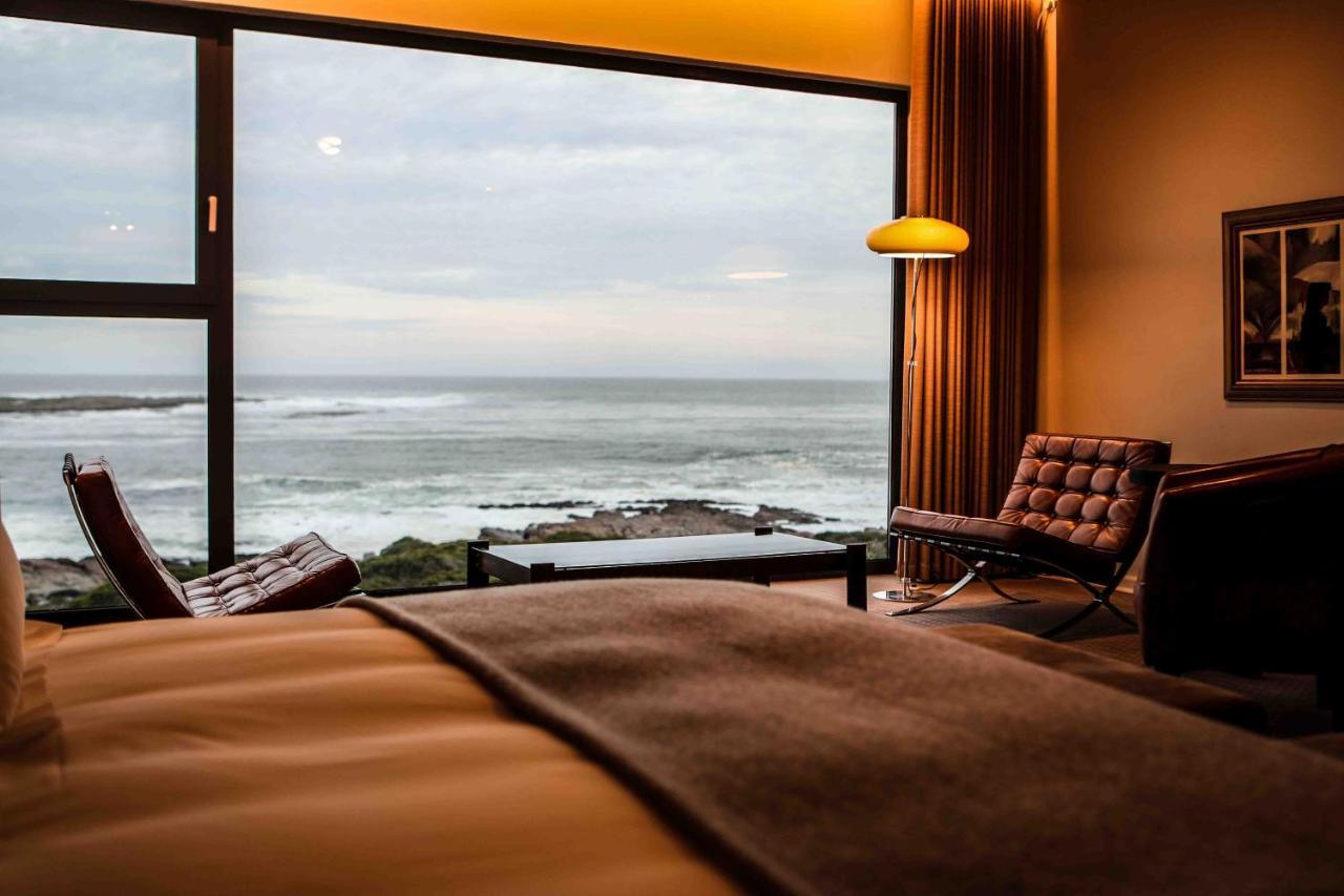 Schulphoek Seafront House Hermanus Exterior photo A room at the Bayview Hotel