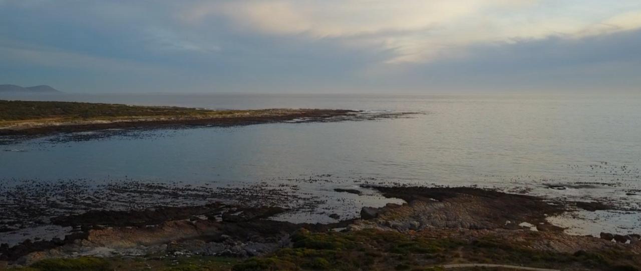 Schulphoek Seafront House Hermanus Exterior photo The coast of Inishboffin