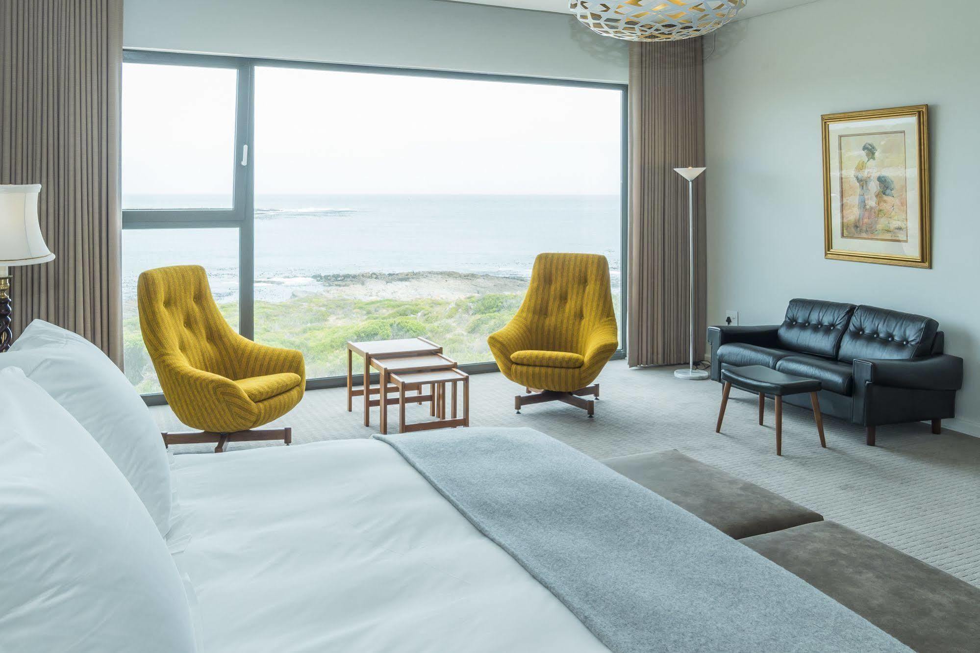 Schulphoek Seafront House Hermanus Exterior photo A room at the hotel