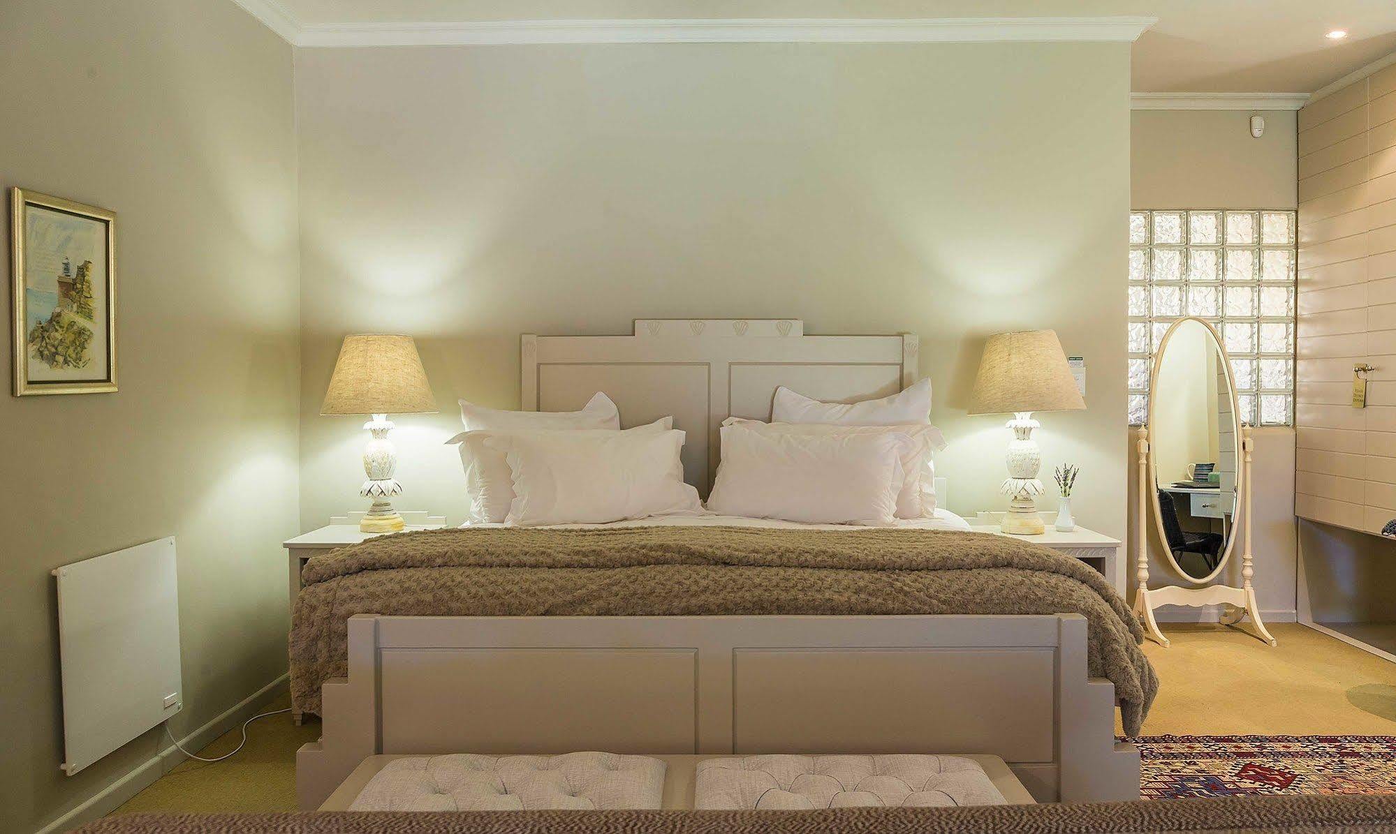 Schulphoek Seafront House Hermanus Exterior photo A bedroom